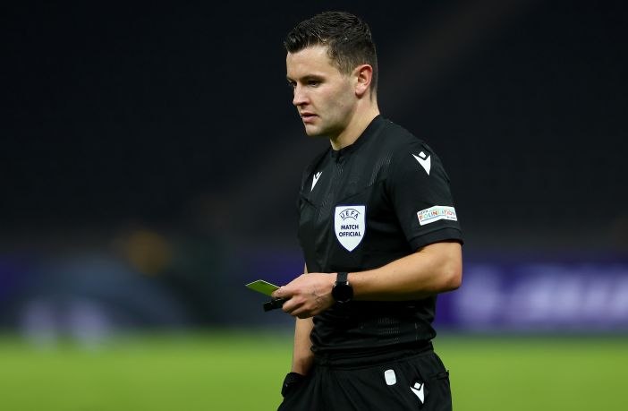Referee Nicolas Walsh