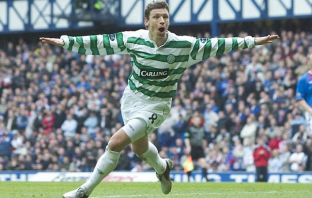 Alan Thompson scores