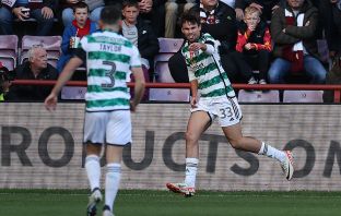 Matt O'Riley of Celtic celebrates