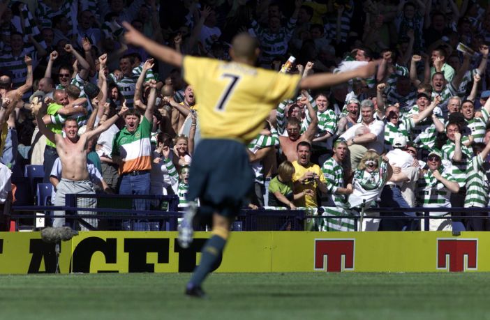 Henrik Larsson celebrates