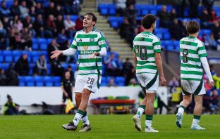 Paulo Bernardo celebrates