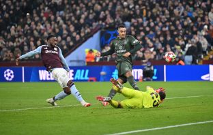 Adam Idah scores