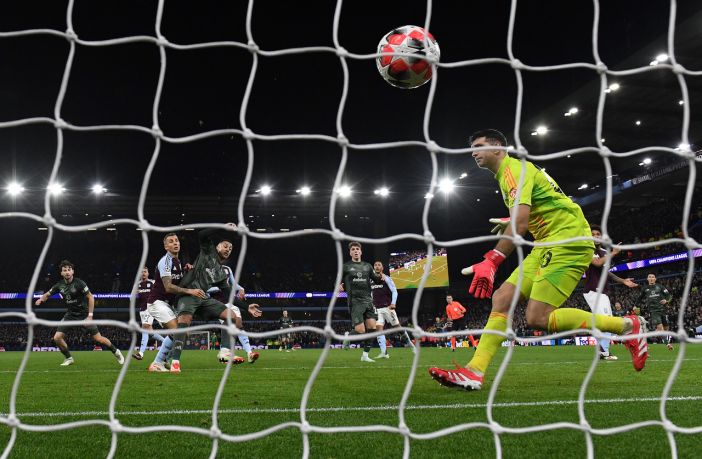 Adam Idah scores