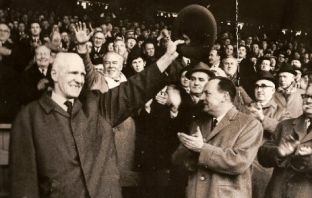 Jock Stein and the Celtic players congratulate Sir Bob Kelly