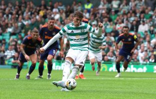 Arne Engels scores