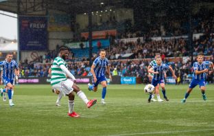 Kelechi Iheanacho scores the winner