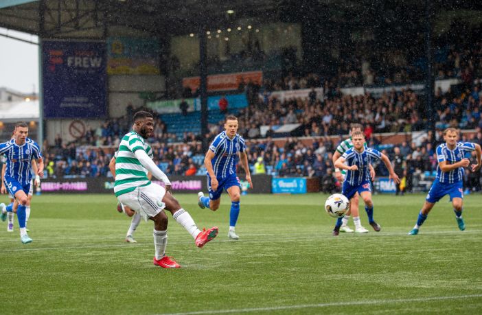 Kelechi Iheanacho scores the winner