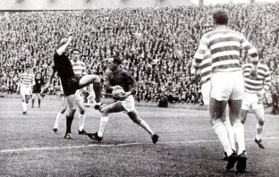 Ronnie Simpson in action for Celtic in 1968