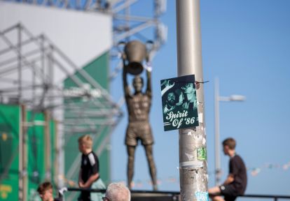 Spirit of '86 - Celtic team's welcome to Paradise. Saturday 25 April 2026. Celtic v Falkirk. Scottish Premiership. Photo Photograph by Vagelis Georgariou