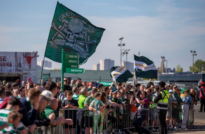 Spirit of '86 - Celtic team's welcome to Paradise. Saturday 25 April 2026. Celtic v Falkirk. Scottish Premiership. Photo Photograph by Vagelis Georgariou