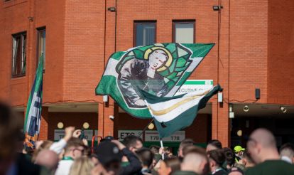 Spirit of '86 - Celtic team's welcome to Paradise. Saturday 25 April 2026. Celtic v Falkirk. Scottish Premiership. Photo Photograph by Vagelis Georgariou